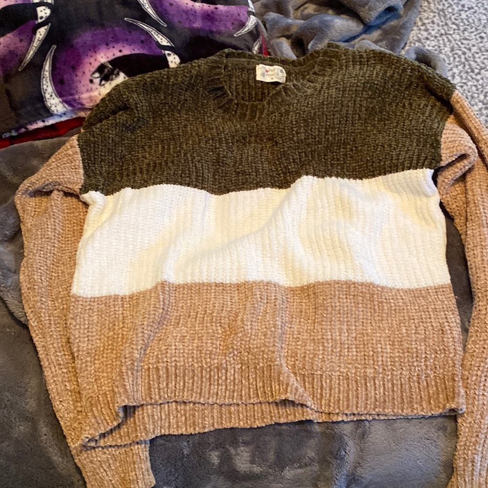 Medium poof apparel sweater